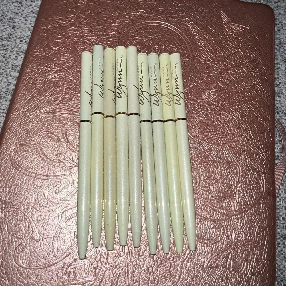 Wynn Las Vegas hotel bundle of 10 souvenir twist-top slim , mint pearlized
